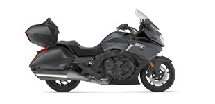 Yamaha TMAX Tech MAX 2025 vs BMW K 1600 Grand America 2025