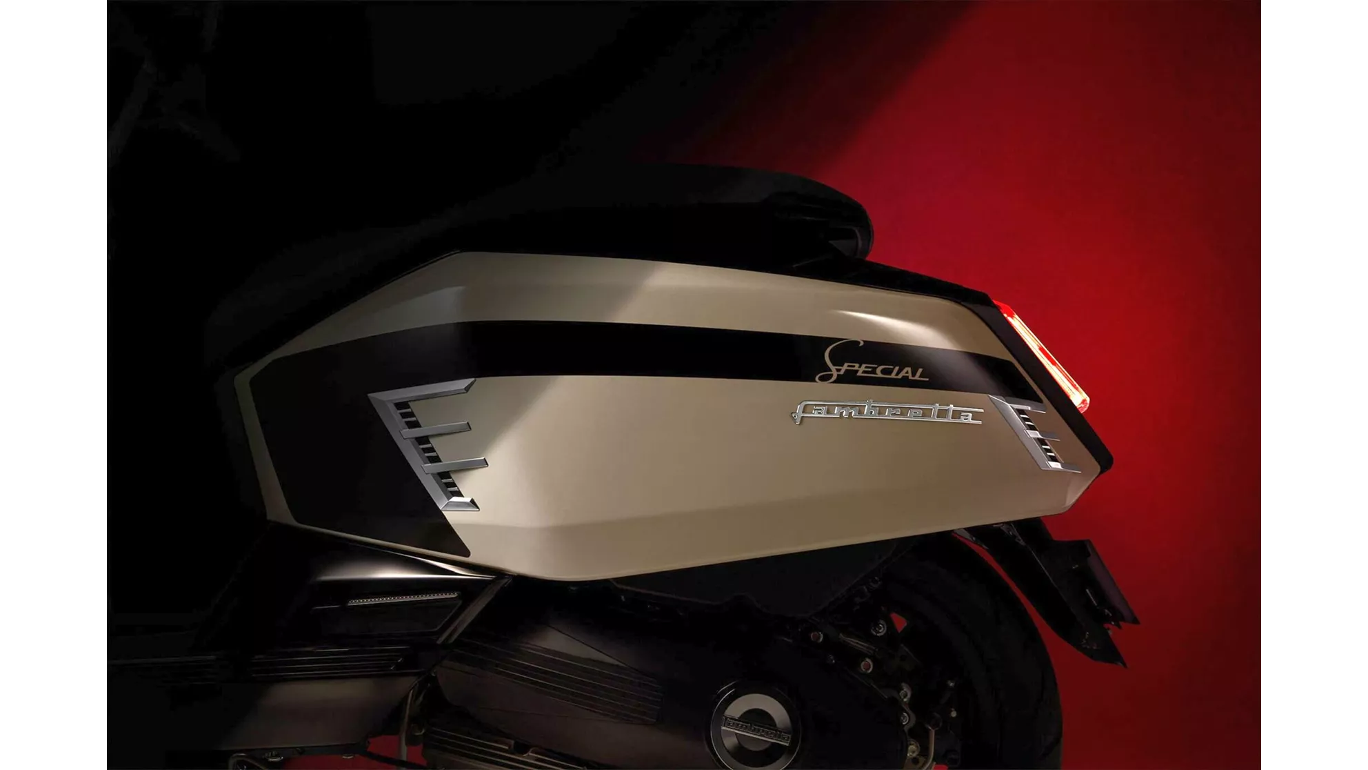 Lambretta X300 Special - Image 2 Lambretta X300 Special - Image 2