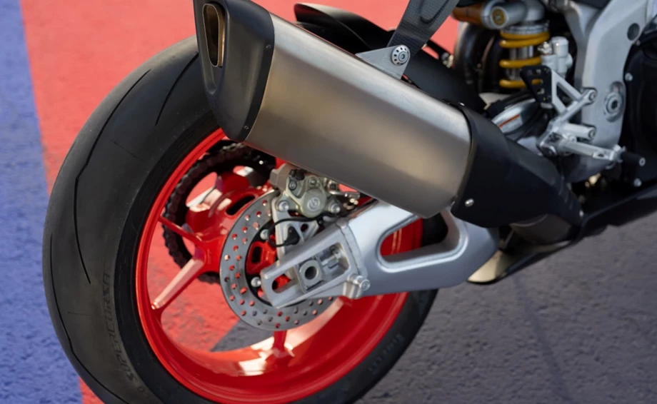 Aprilia RSV4 1100 Bild 7: Aprilia RSV4 1100