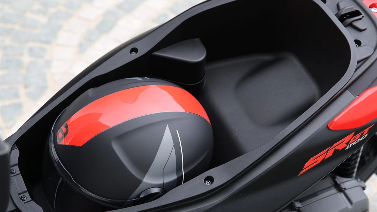 Aprilia SR GT 125 Bild 7: Aprilia SR GT 125