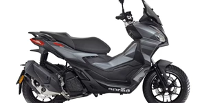 Vespa GTS 300 i.e. 2013 vs Aprilia SR GT 200 2025 Vespa GTS 300 i.e. 2013 vs Aprilia SR GT 200 2025