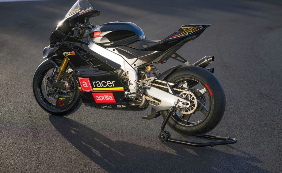 Aprilia RSV4 X ex3ma Bild 3: Aprilia RSV4 X ex3ma