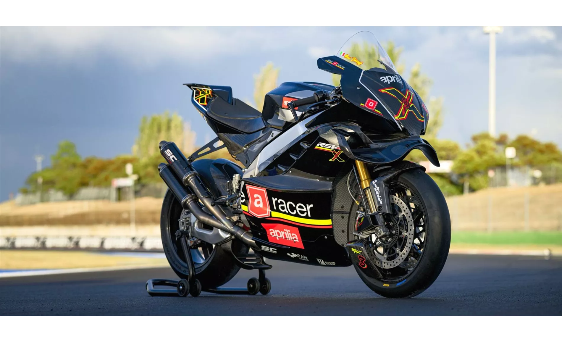 Aprilia RSV4 X ex3ma 2025 Aprilia RSV4 X ex3ma 2025