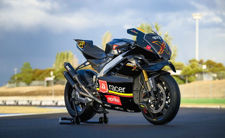 Aprilia RSV4 X ex3ma Bild 2: Aprilia RSV4 X ex3ma