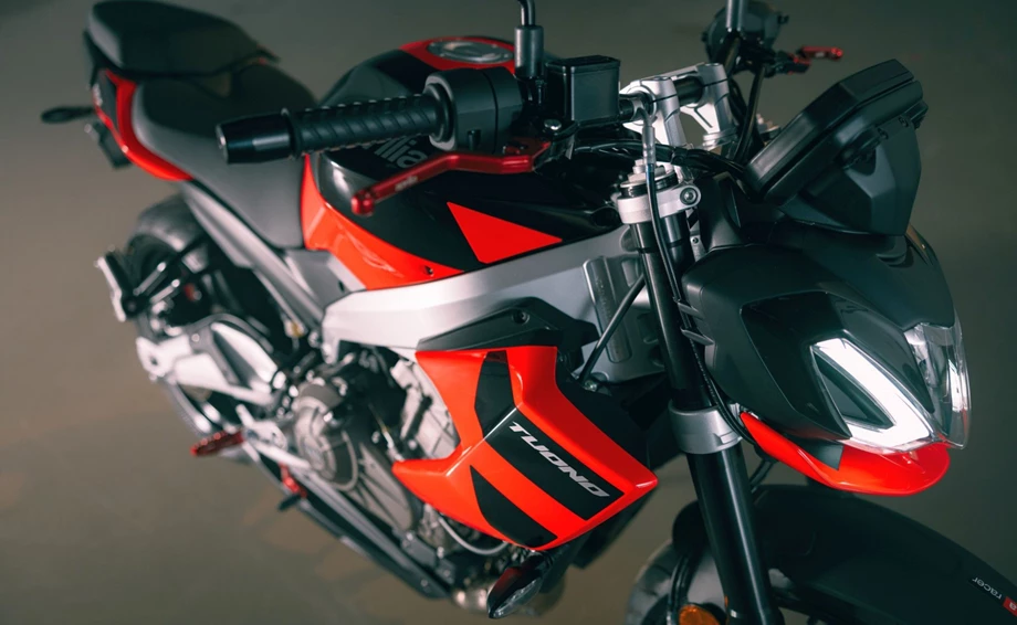 Aprilia Tuono 457 Bild 10: Aprilia Tuono 457