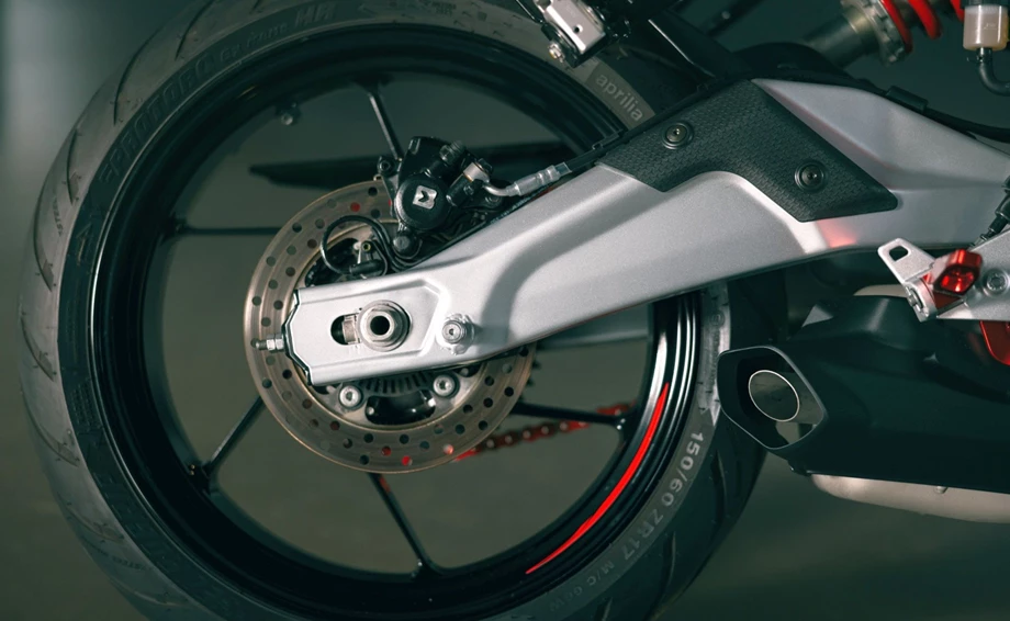 Aprilia Tuono 457 Bild 14: Aprilia Tuono 457