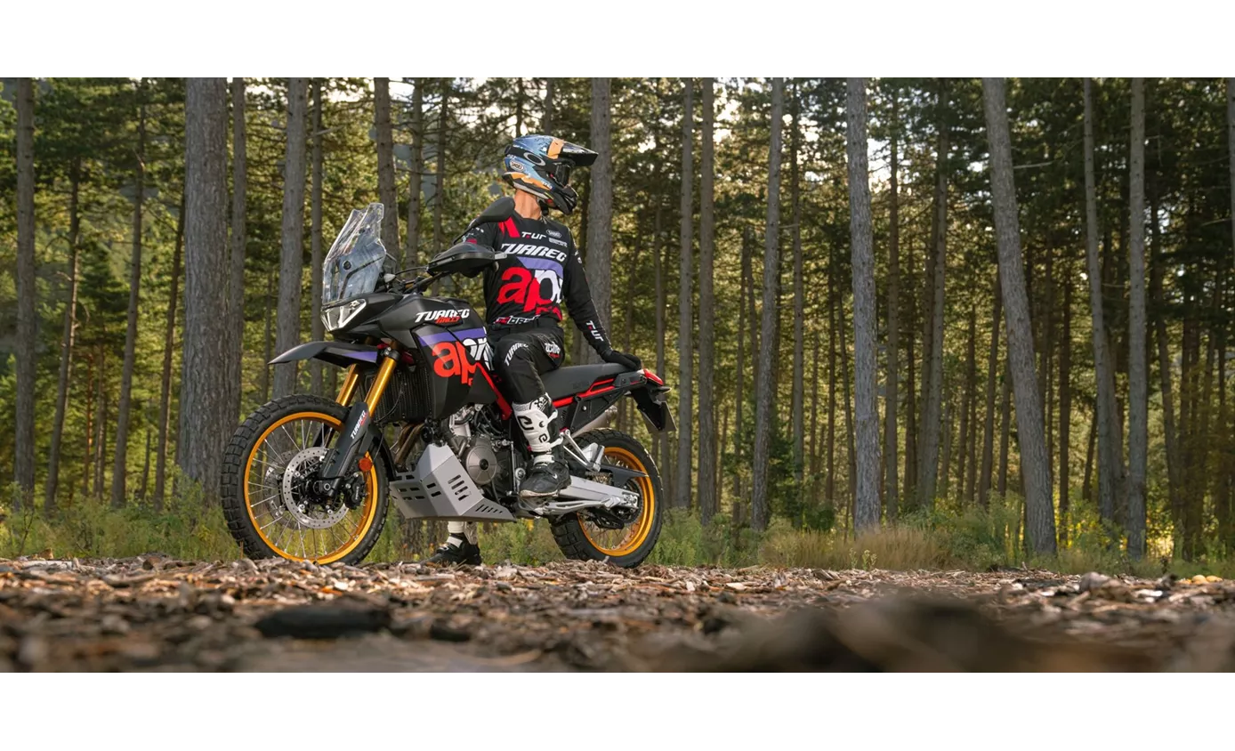 One Adventure Rally KTM 890 Adventure R Rally 2026 vs Aprilia Tuareg 660 Rally 2025
