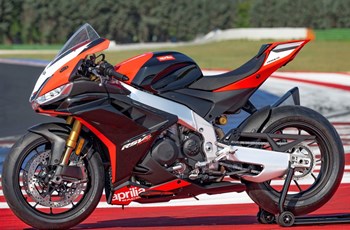 Aprilia RSV4 1100 Factory SE-09 SBK 2025 - Bild 11