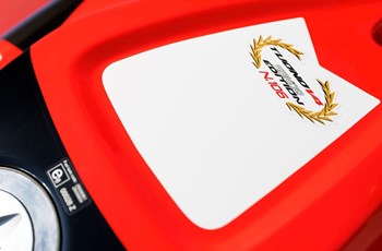 Aprilia Tuono V4 1100 Factory SE-09 SBK 2025 - Bild 6