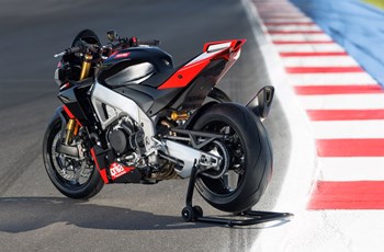 Aprilia Tuono V4 1100 Factory SE-09 SBK 2025 - Bild 10