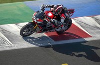 Aprilia Tuono V4 1100 Factory SE-09 SBK 2025 - Bild 13