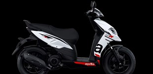 Piaggio Beverly 400 2022 vs Aprilia SR 125 2025