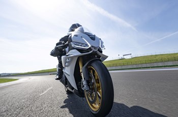 Aprilia RSV4 1100 Factory 2025 - Bild 14 Aprilia RSV4 1100 Factory 2025 - Bild 14