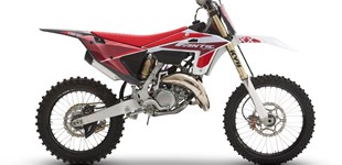Beta RR Motard 125 R 2025 vs Fantic XX 125 2025 Beta RR Motard 125 R 2025 vs Fantic XX 125 2025