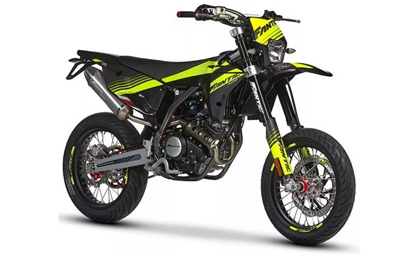 Yamaha MT-125 2025 vs Fantic XMF 125 Performance 2025