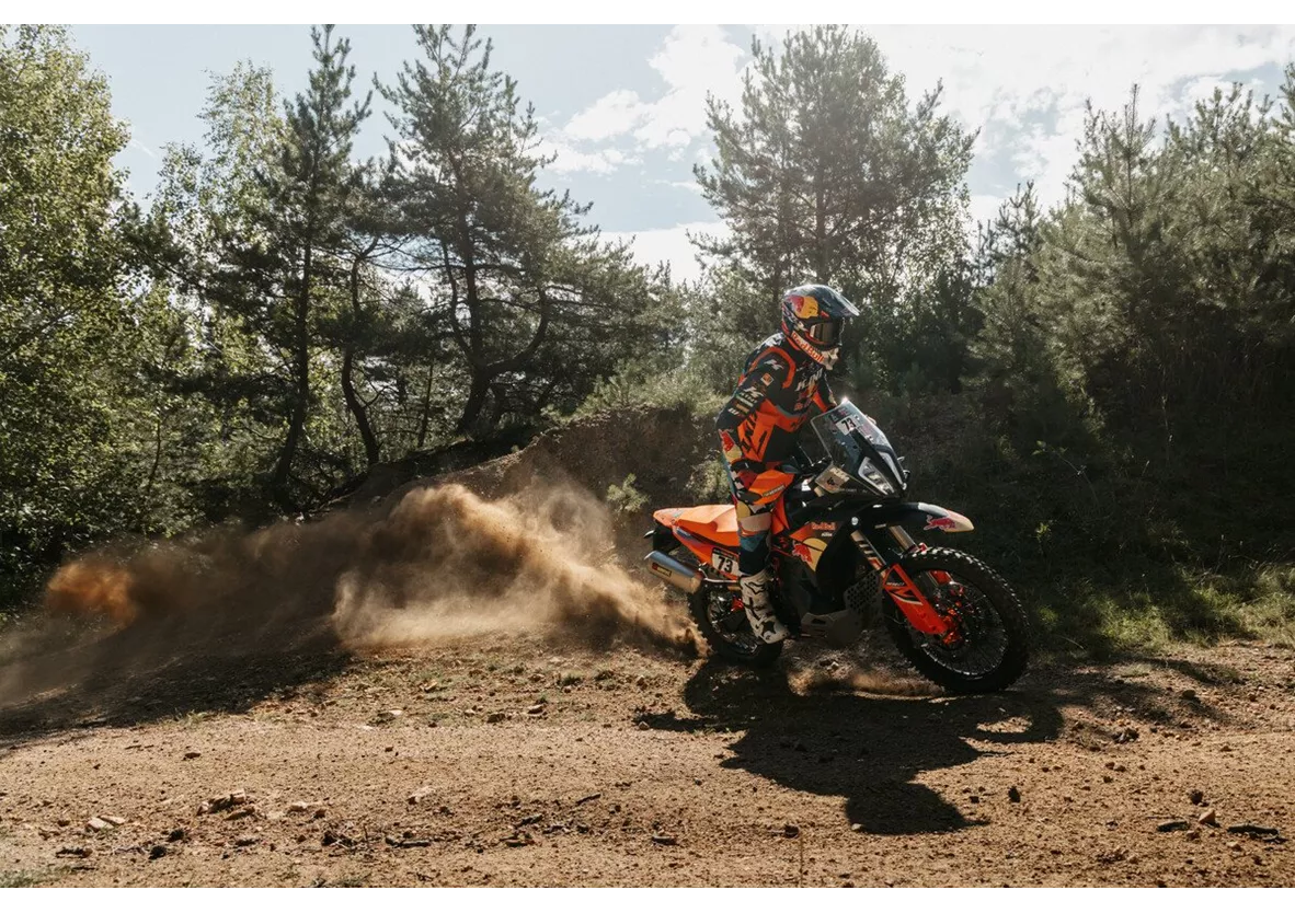 BMW F 900 GS 2026 vs KTM 890 Adventure R Rally 2026