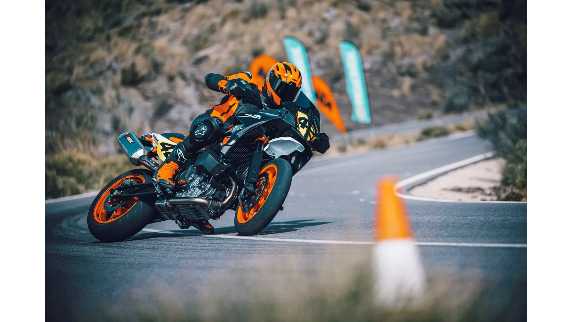 KTM 890 SMT - Imagem 2 KTM 890 SMT - Imagem 2