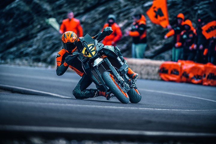 KTM 890 SMT () - Bild 8