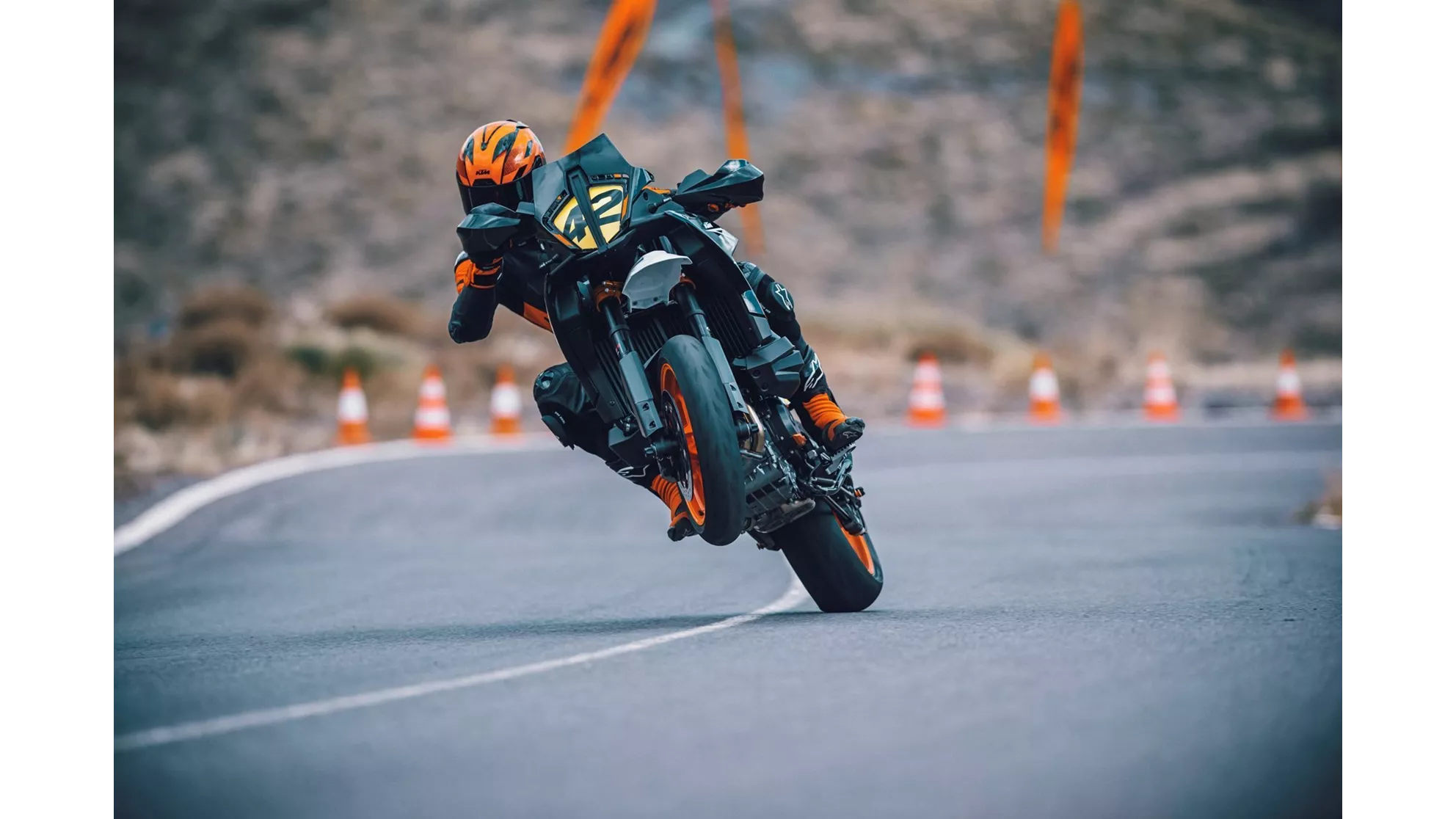 KTM 890 SMT - Imagem 14 KTM 890 SMT - Imagem 14