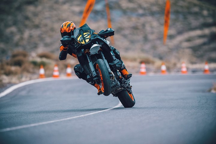KTM 890 SMT () - Bild 16