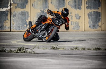 KTM 990 Duke 2026 - Bild 3