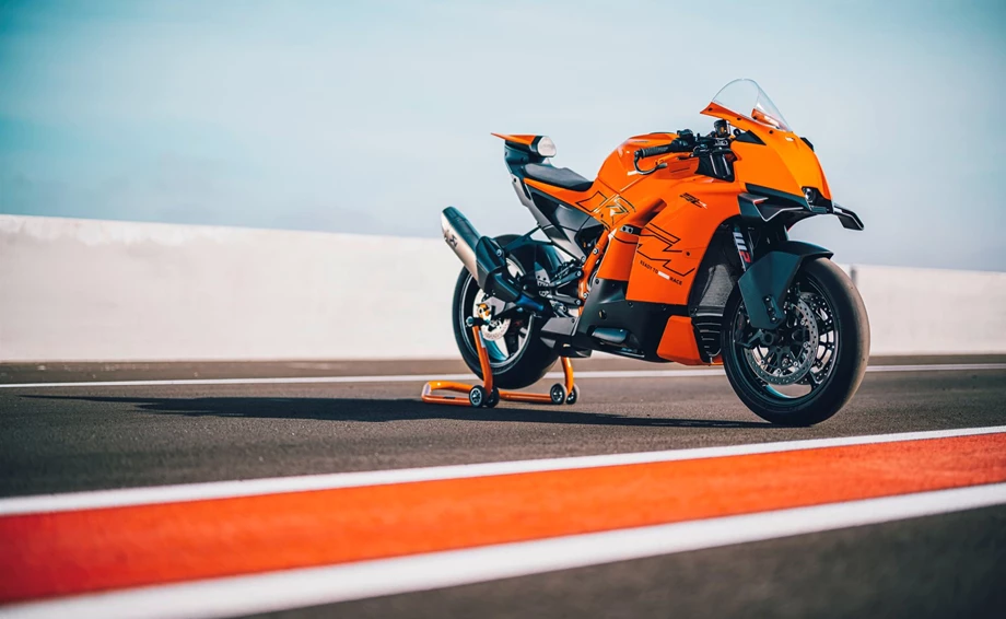 KTM 990 RC R Bild 8: KTM 990 RC R
