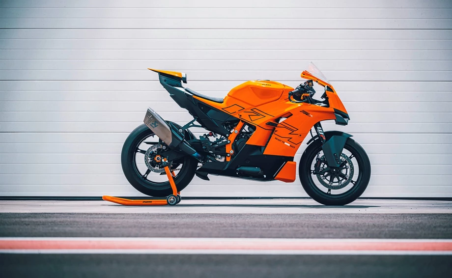 KTM 990 RC R Bild 9: KTM 990 RC R