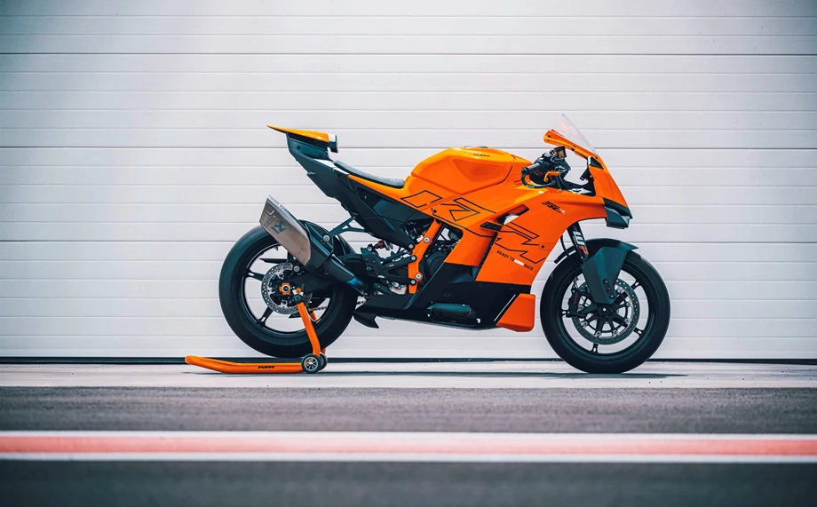 KTM 990 RC R Bild 9: KTM 990 RC R
