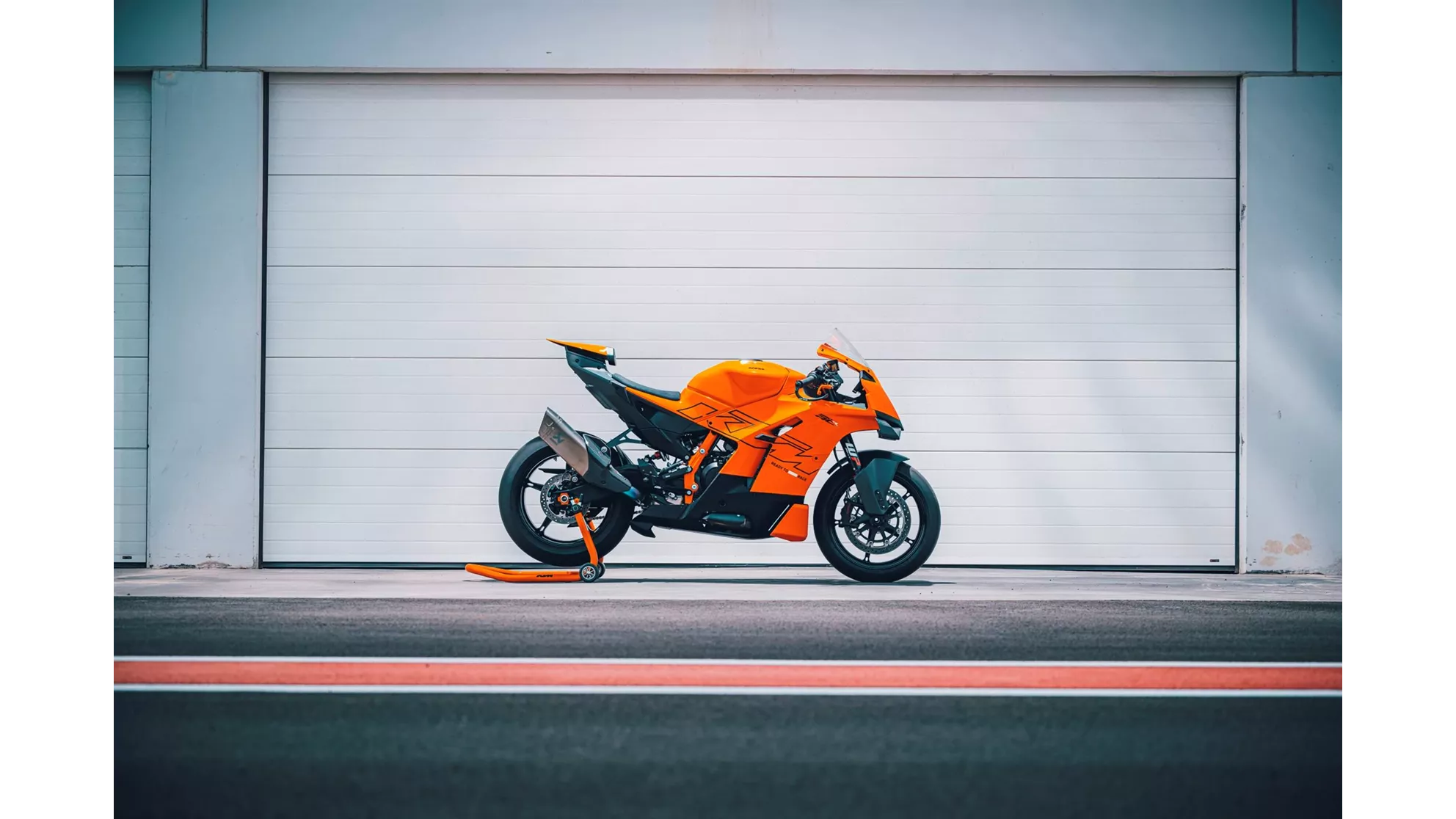 KTM 990 RC R - Obrázek 8 KTM 990 RC R - Obrázek 8