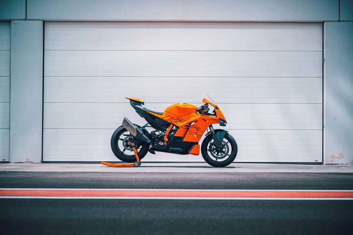 KTM 990 RC R () - Bild 10