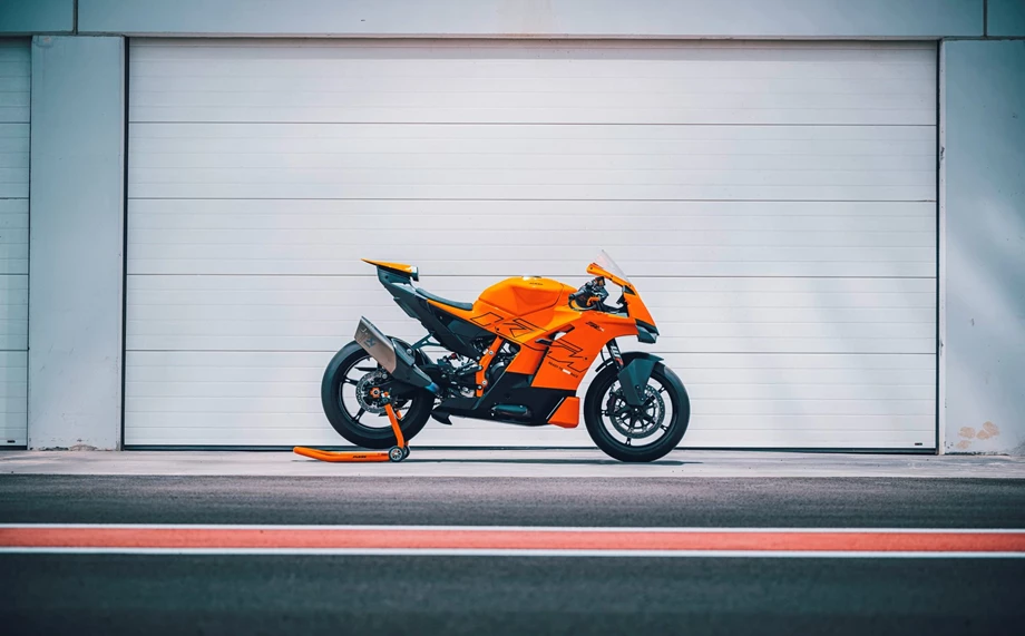 KTM 990 RC R Bild 10: KTM 990 RC R