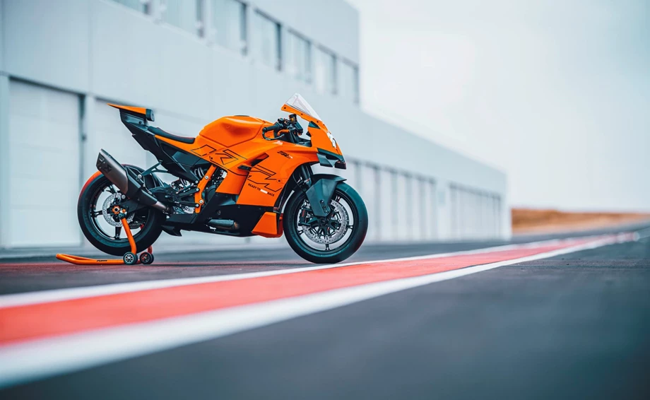KTM 990 RC R Bild 11: KTM 990 RC R