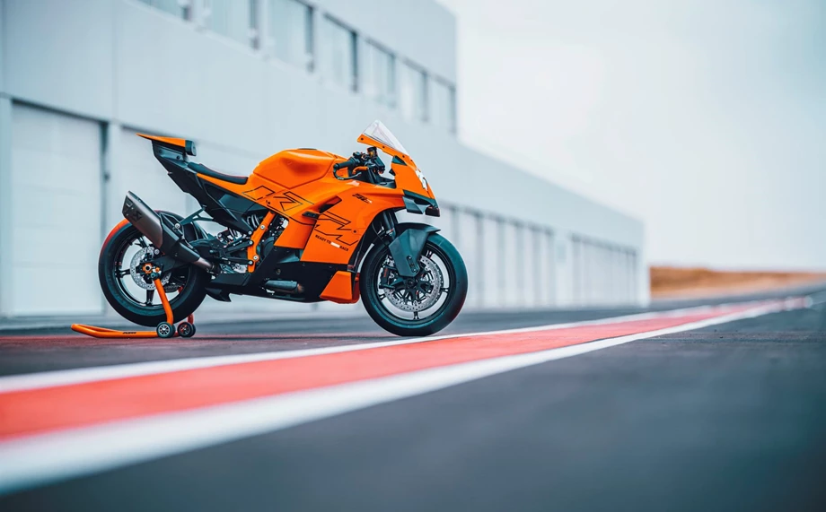 KTM 990 RC R Bild 11: KTM 990 RC R