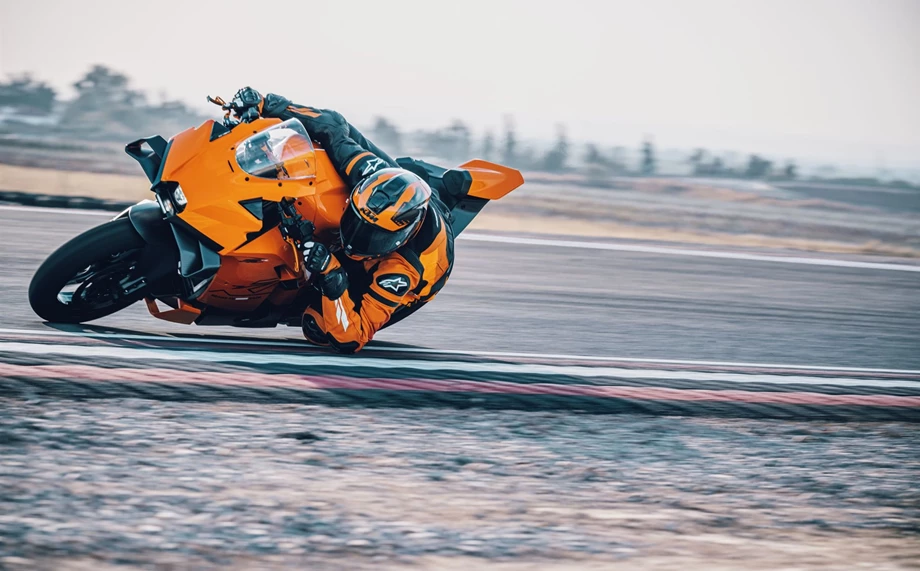 KTM 990 RC R Bild 2: KTM 990 RC R