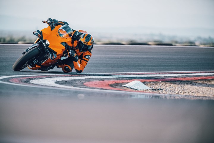 KTM 990 RC R () - Bild 12