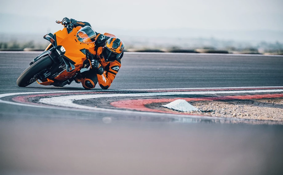 KTM 990 RC R Bild 12: KTM 990 RC R