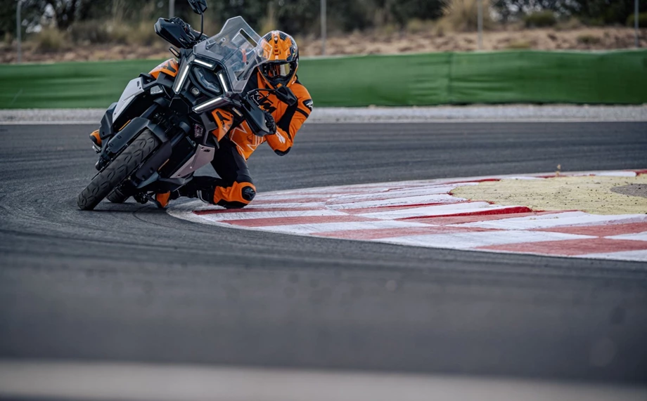 KTM 1390 Super Adventure S EVO Bild 6: KTM 1390 Super Adventure S EVO