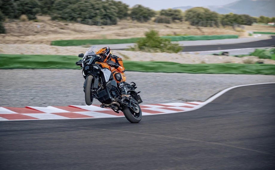 KTM 1390 Super Adventure S EVO Bild 7: KTM 1390 Super Adventure S EVO
