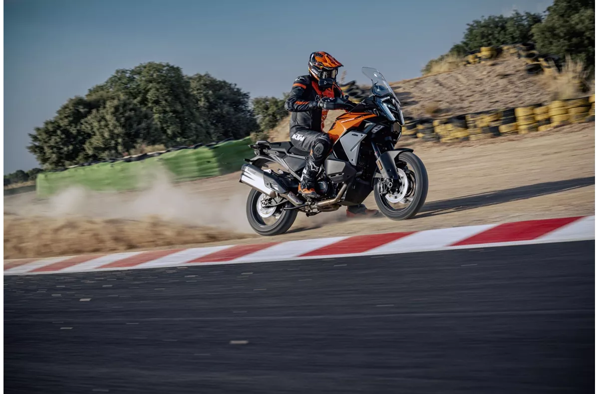 KTM 1390 Super Adventure S EVO KTM 1390 Super Adventure S EVO