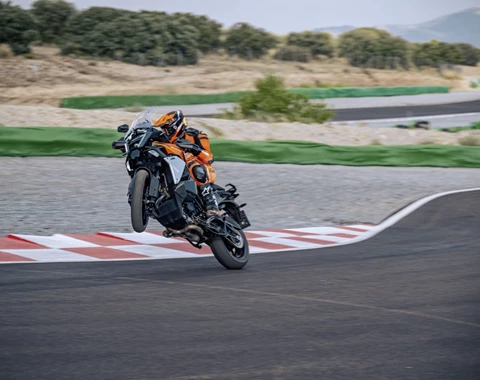 zum Vergrössern bitte anklicken!