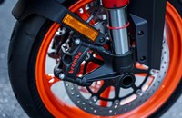 KTM 990 Duke R 2026 - Bild 11
