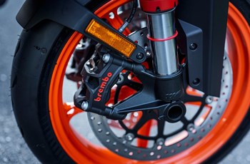 KTM 990 Duke R 2026 - Bild 11