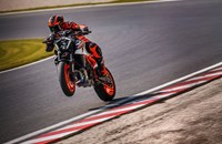 KTM 990 Duke R 2026 - Bild 13