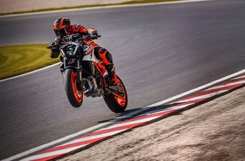 KTM 990 Duke R 2026 - Bild 13
