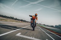 KTM 390 SMC R 2026 - Bild 3