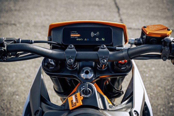 KTM 390 SMC R () - Bild 3