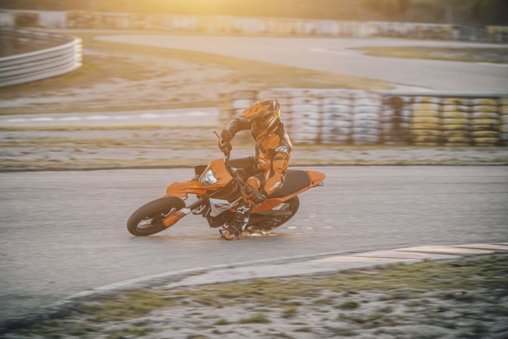 KTM 390 SMC R () - Bild 7