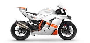 KTM 990 RC R Track 2026 vs KTM RC 8C 2025