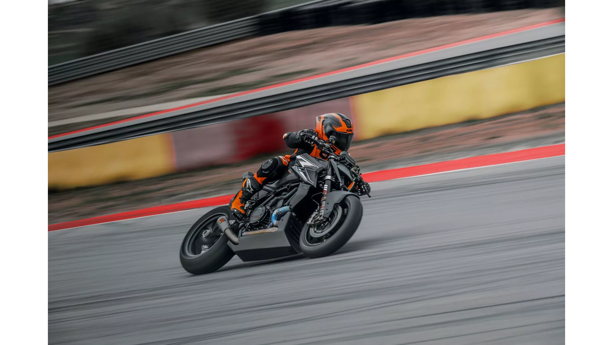 KTM 1390 SUPER DUKE RR TRACK 2026 - Slika 23 KTM 1390 SUPER DUKE RR TRACK 2026 - Slika 23