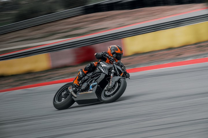KTM 1390 SUPER DUKE RR TRACK () - Bild 2